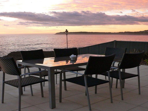 Jones's Beach House - Perfect Location With Views! - Food Delivery Shop 0