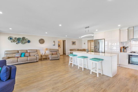 Kalimna Lakeside Living - Food Delivery Shop 3