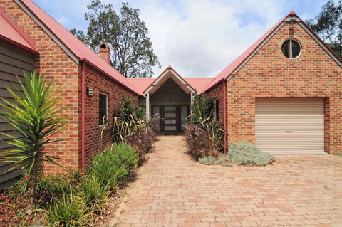 Kangaroo Valley House - Contemporary Luxury! - Food Delivery Shop 2