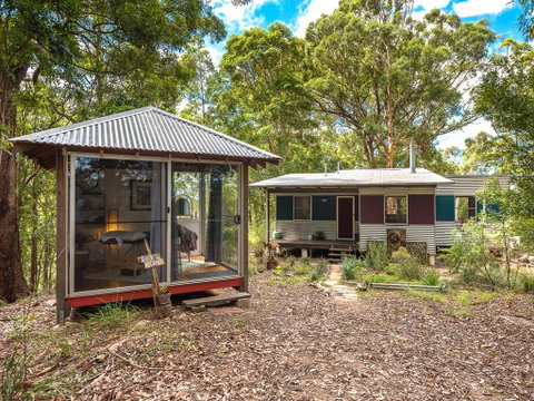 Karmya Cabin Eco-Retreat - Food Delivery Shop 2