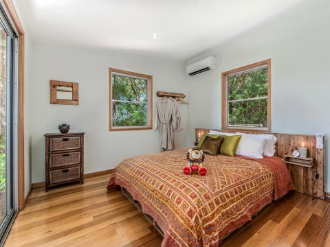 Karmya Cabin Eco-Retreat - Food Delivery Shop 3