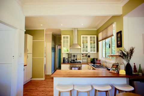 Katoomba Falls Cottage - Food Delivery Shop 2