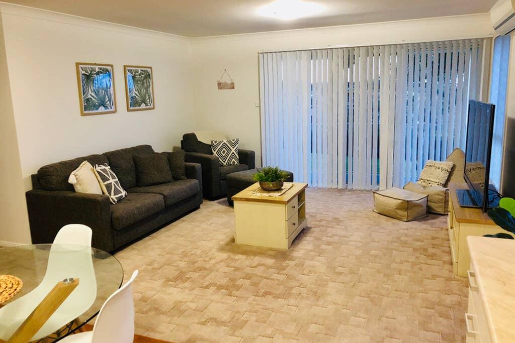 Kiama NSW Food Delivery Shop