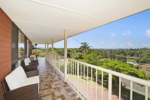 KINGSCLIFF HOLIDAY HOME ON THE HILL - SYD'S VIEW - Food Delivery Shop 3