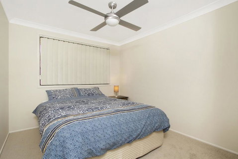 KINGSCLIFF HOLIDAY HOME ON THE HILL - SYD'S VIEW - Food Delivery Shop 2