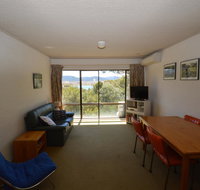 Kirwan Apartments 10 - Food Delivery Shop