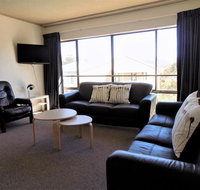 Kirwan Apartments 47 - Food Delivery Shop