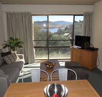 Kirwan Apartments 9 - Food Delivery Shop