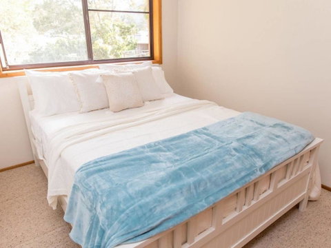 Kookas Nest - Waterfront Home, Tranquil Setting - Food Delivery Shop 2