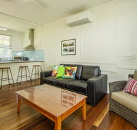 Kooyong Apartment 2 - Food Delivery Shop