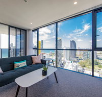 KOZYGURU BROADBEACH AMAZING VIEW 2 BED APT  FREE PARKING WALK TO BEACH QBR004 - Food Delivery Shop