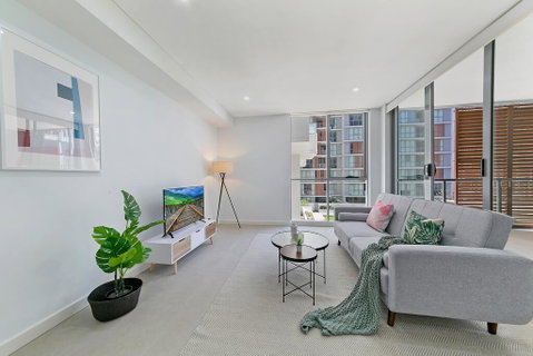 KOZYGURU MASCOT WALK TO STATION MODERN DESIGNER 2 BED APT FREE PARKING NMA260-312 - Food Delivery Shop 0