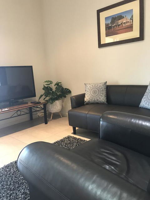 KUARLU@ONSLOW ACCOMMODATION - Food Delivery Shop 2