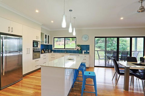 Laguna Views - Airlie Beach - Food Delivery Shop 2