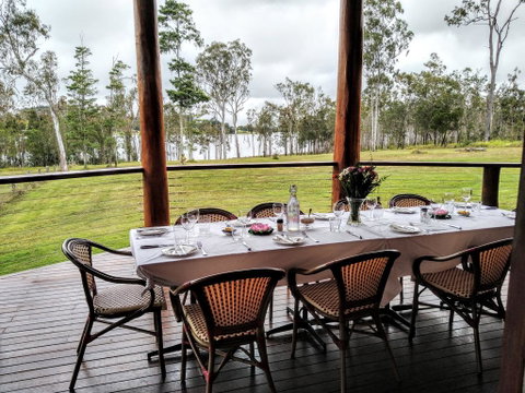 Lake Tinaroo Waterfrontage - Food Delivery Shop 1