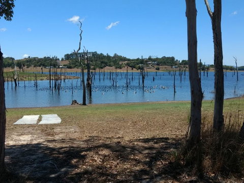 Lake Tinaroo Waterfrontage - Food Delivery Shop 2