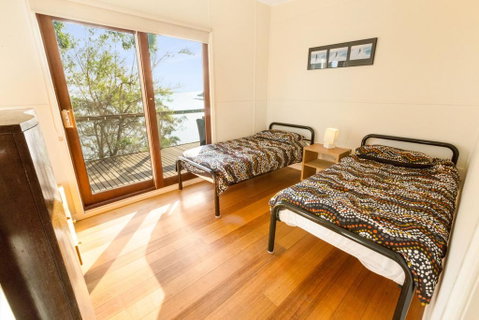 Lakescapes Cottage - 180 Degree Panoramic Views - Food Delivery Shop 3