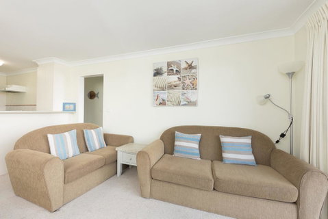 Lakeshore Lodge Unit 11 - Food Delivery Shop 2