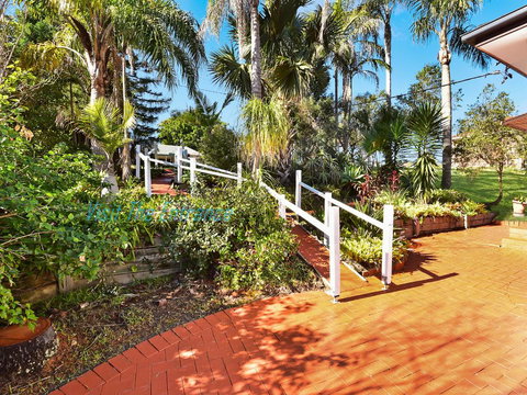 Lakeside Cabin - Pet Food Australia 2