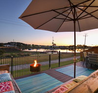 Lakeside Deck House - Food Delivery Shop