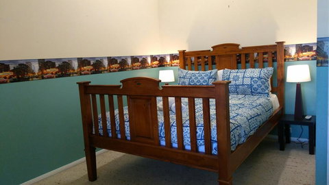 Large 6-Bedroom House With Wifi & Netflix Close To Singleton CBD Hunter Valley - Food Delivery Shop 3