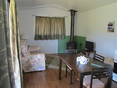 Lavendale Farmstay And Cottages York - Food Delivery Shop 2