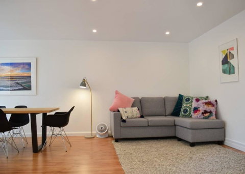 Light And Airy North Bondi Apartment - Food Delivery Shop 0