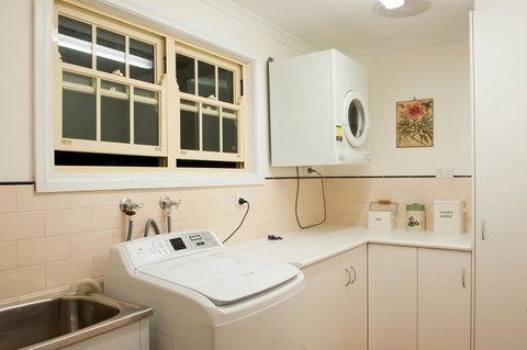 Linfield Cottage - Food Delivery Shop 1