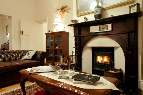 Linfield Cottage - Food Delivery Shop 2