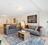 Luxe 2-Bed Apartment with River Views Near Casino - Food Delivery Shop