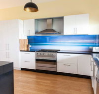 Luxurious Waterfront 10 minutes drive to Phillip Island sleeps 12 - Food Delivery Shop