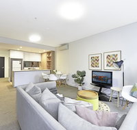 Luxury 1 bedroom  1 study with 1 parking - Food Delivery Shop