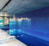 Luxury 2BR Yarra River Views WIFI-Netflix-Pool-Gym - Food Delivery Shop