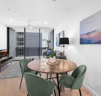 Luxury Apartment - Superb Space and Location - Food Delivery Shop