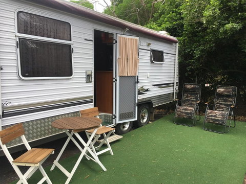 Luxury Caravan - Food Delivery Shop 3