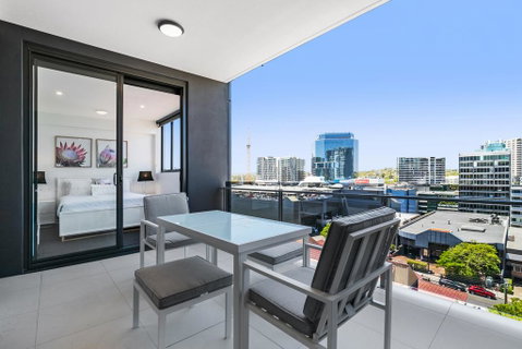Luxury Living With Panoramic Views - Food Delivery Shop 2