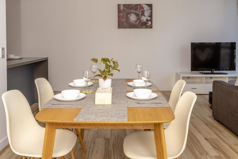 Luxury Modern Apartment In Southport With Hotel Facilities - Food Delivery Shop 3