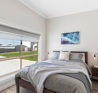 Luxury Motel Style Accommodation - Food Delivery Shop