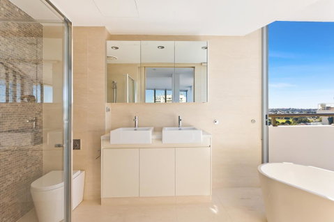 Luxury Ocean Penthouse - Food Delivery Shop 1