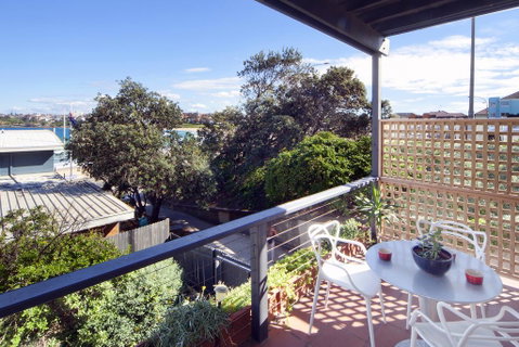 Luxury On Bondi Beach - Food Delivery Shop 2