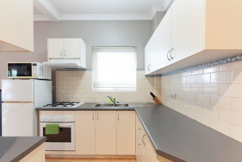 M2 Studio Near Kings Park Free Transit Zone - Food Delivery Shop 1
