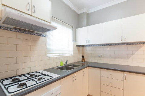 M2 Studio Near Kings Park Free Transit Zone - Food Delivery Shop 0