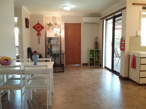 Maggie's Family Retreat - Food Delivery Shop 3