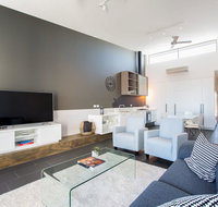 Magnificent Apartment  FREE car park near CBD - Food Delivery Shop