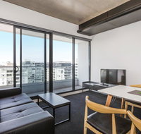 Magnificent Apartment with Spa in Melb - Food Delivery Shop