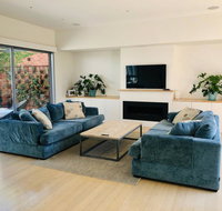 Malvern 3 Bedroom Delight - Food Delivery Shop