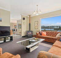 Manfield City Waterfront View Cottage - Food Delivery Shop