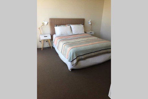 Mantra Crown Towers - Private Apartment - Food Delivery Shop 2