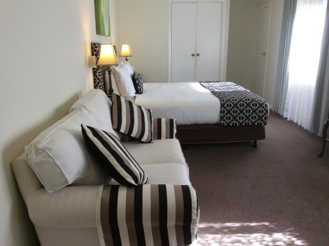 Margaret River Guest House - Food Delivery Shop 1