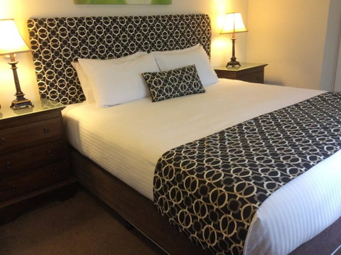 Margaret River Guest House - Food Delivery Shop 2